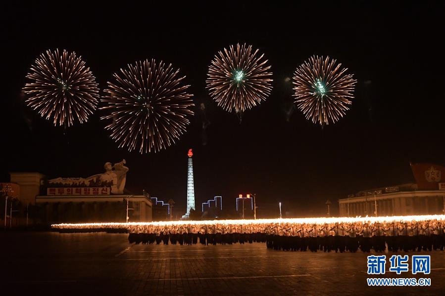 （國(guó)際）（1）朝鮮舉行青年火炬游行 