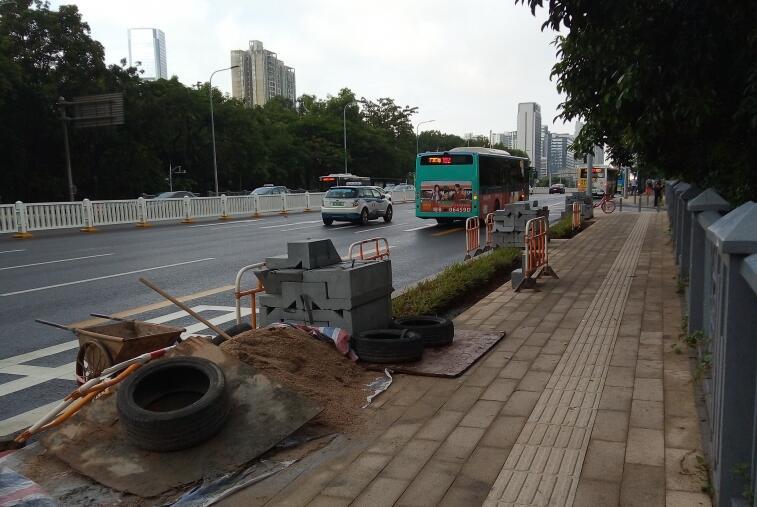 筍崗橋人行道建種植池引爭(zhēng)議，屬品質(zhì)提升工作