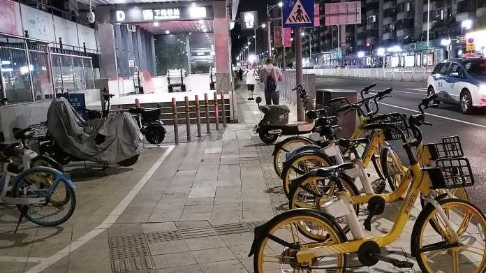 深圳地鐵口規(guī)劃停車位影響通行？將加強(qiáng)巡查整改